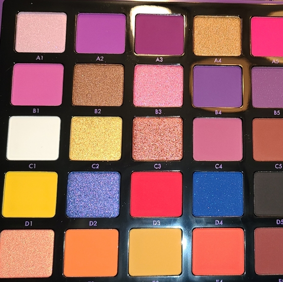 BRAND NEW 💥 ABH Norvina Pro Pigmet Palette Vol. 1 - Picture 2 of 5